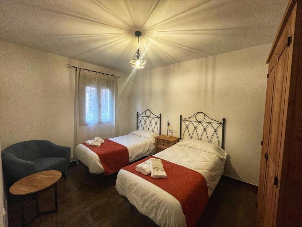 APARTAMENTOS RURALES DOÑA JIMENA DEL AMBROZ 4 Estrellas complejo único en el centro del pueblo Hervás Exterior foto