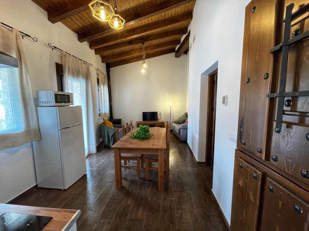 APARTAMENTOS RURALES DOÑA JIMENA DEL AMBROZ 4 Estrellas complejo único en el centro del pueblo Hervás Exterior foto
