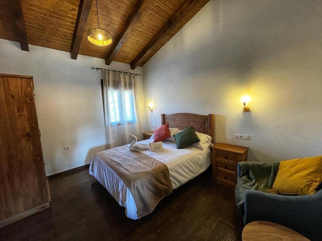 APARTAMENTOS RURALES DOÑA JIMENA DEL AMBROZ 4 Estrellas complejo único en el centro del pueblo Hervás Exterior foto