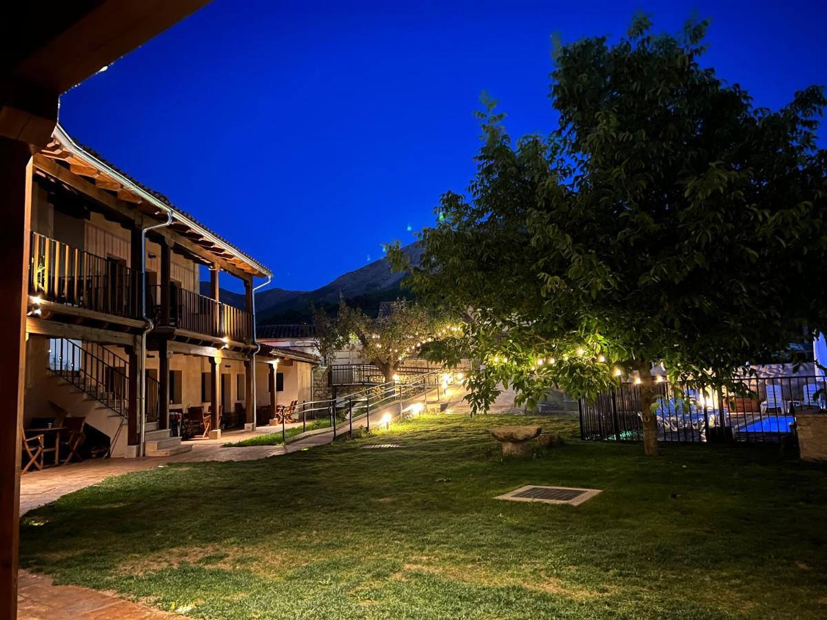 APARTAMENTOS RURALES DOÑA JIMENA DEL AMBROZ 4 Estrellas complejo único en el centro del pueblo Hervás Exterior foto
