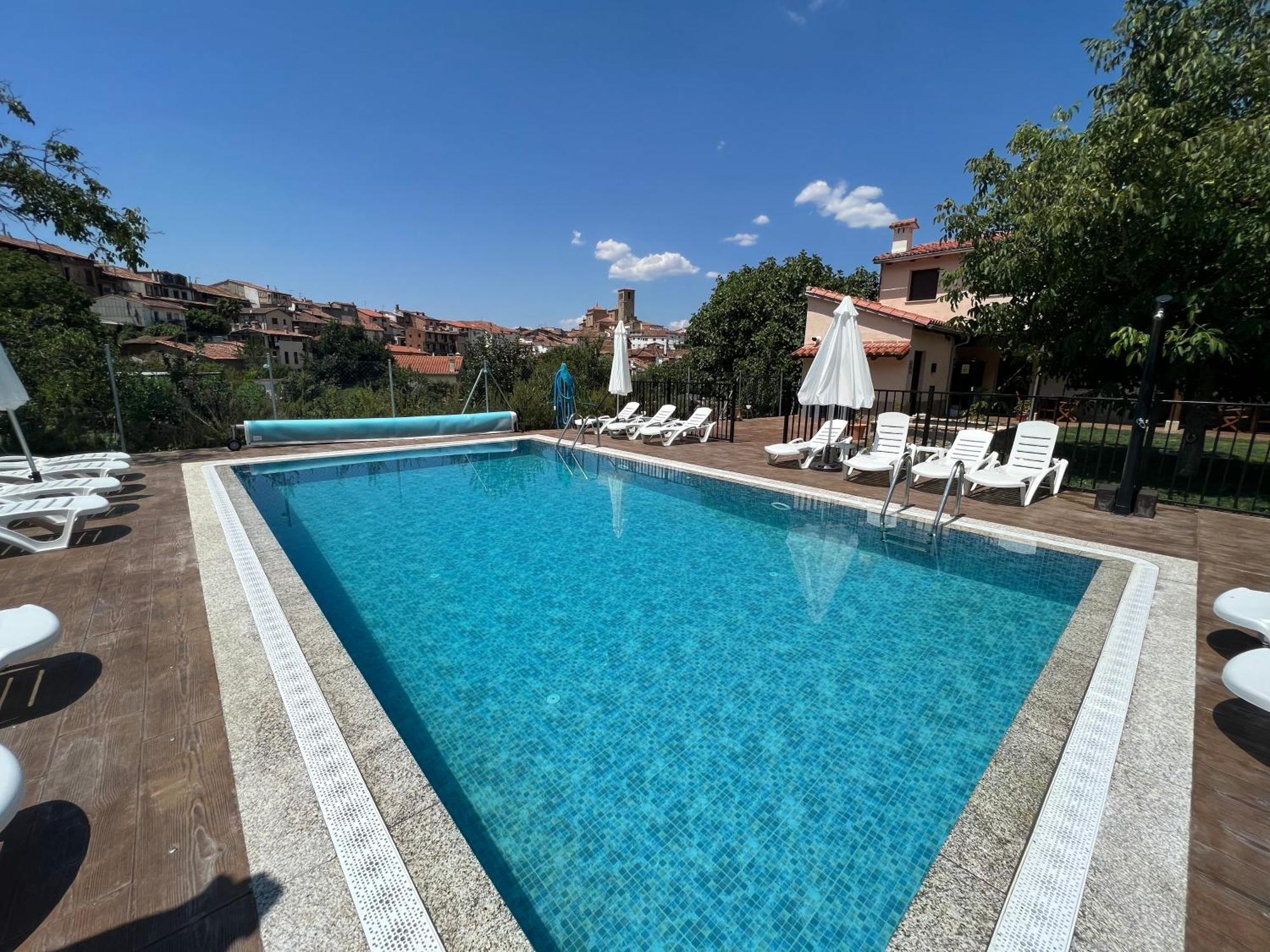 APARTAMENTOS RURALES DOÑA JIMENA DEL AMBROZ 4 Estrellas complejo único en el centro del pueblo Hervás Exterior foto